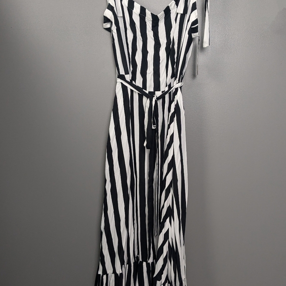 BNWT (but flawed) Collectif Black and White Striped Katrina Dress in a UK 18 - Picture 2 of 6